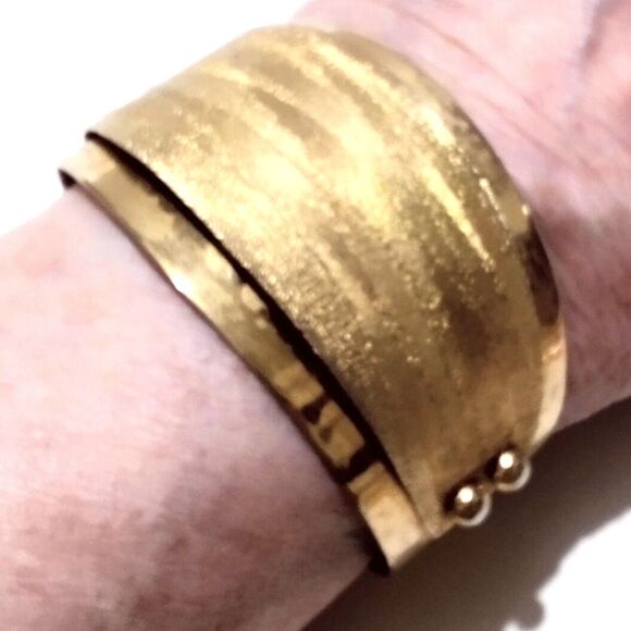 Vintage Mid Century Gold Tone Textured Cuff Bracelet - Picture 5 of 7